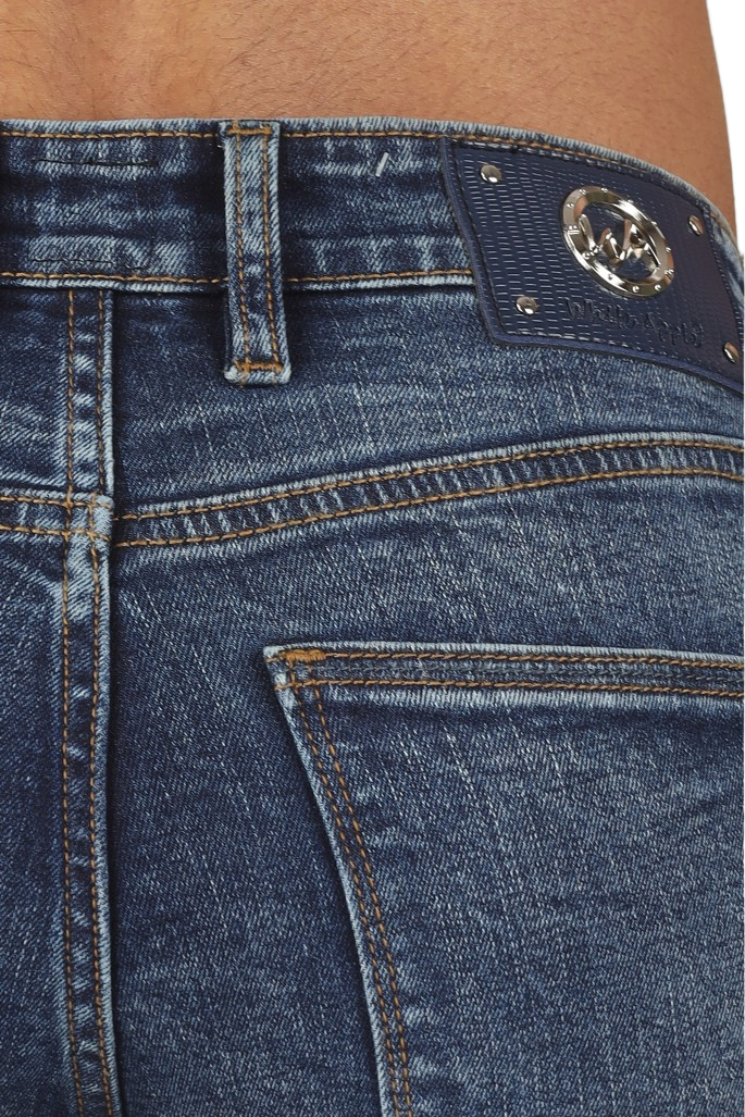 Narrow Fit Jeans {#3208}